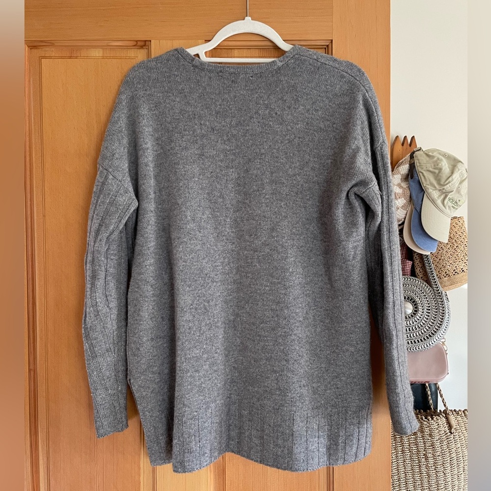 Saks Fifth Avenue Cashmere V Neck Sweater - Picture 2 of 9